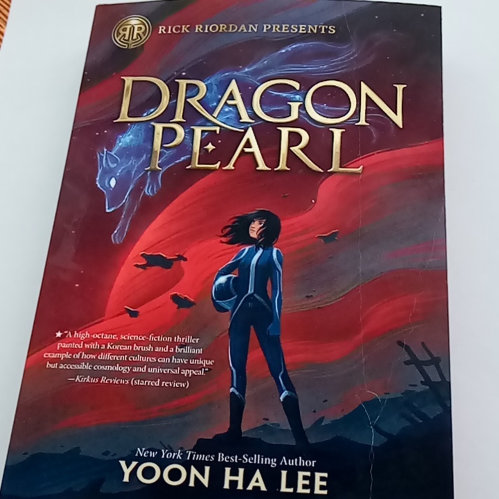Dragon Pearl(book) by Yoon Ha Lee